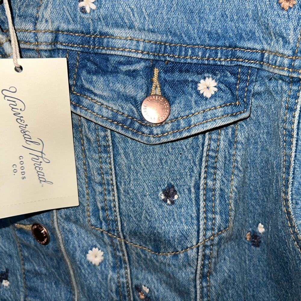 Universal Thread Embroidered Denim Jacket NWT Floral Brass Buttons Small - Picture 5 of 9